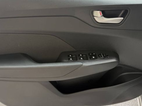Used 2018 Hyundai Accent SE FWD image 5