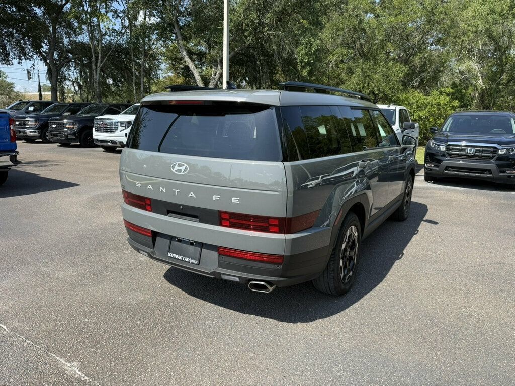 Used 2026 Hyundai Santa Fe SEL FWD image 10
