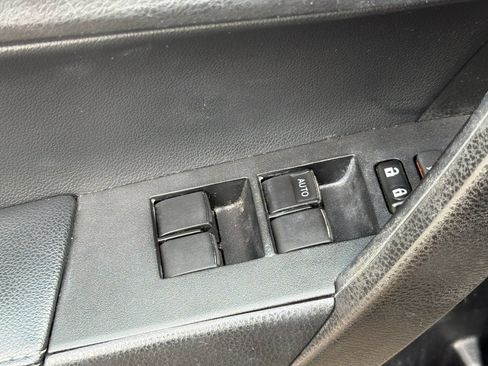Used 2018 Toyota Corolla SE w/ SE Premium Package FWD image 12