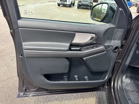 Used 2025 Ford Expedition Active RWD image 14