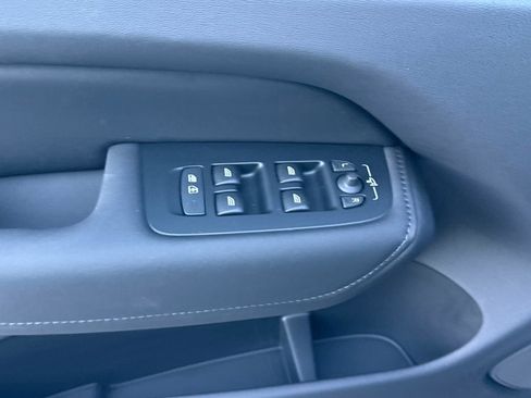 New 2026 Volvo XC60 B5 Ultra w/ Climate Package image 17