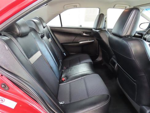 Used 2012 Toyota Camry SE w/ Preferred Accessory Pkg FWD image 30