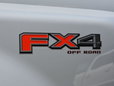 Used 2025 Ford F450 Platinum w/ Platinum Plus Package AWD/4WD image 12