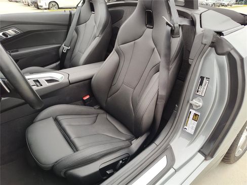 Certified 2025 BMW Z4 sDrive30i image 16