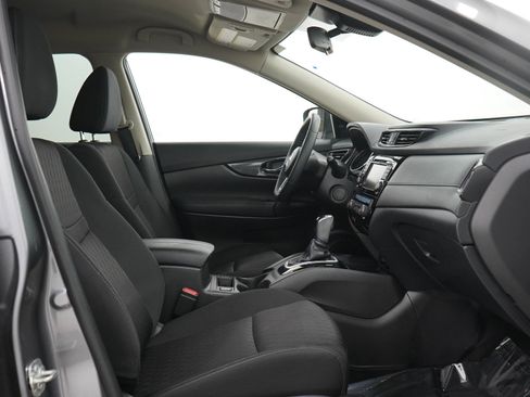 Used 2020 Nissan Rogue SV AWD/4WD image 13