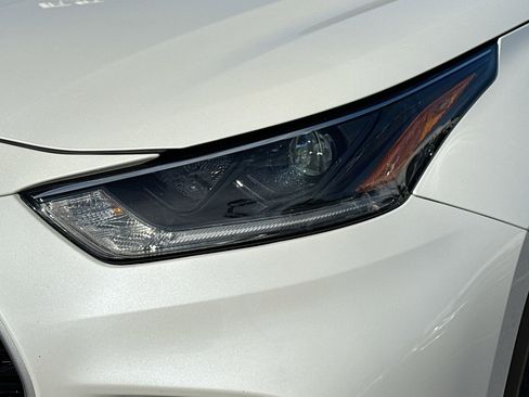 Used 2021 Toyota Highlander XLE image 9