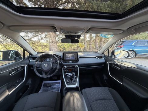 Used 2019 Toyota RAV4 XLE image 11