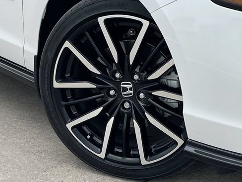 Used 2026 Honda Accord Touring image 9