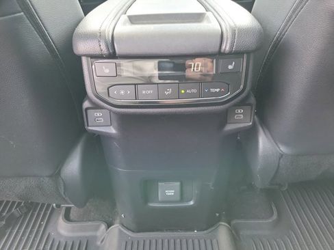 Used 2024 Toyota Grand Highlander Limited image 10