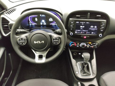 Used 2023 Kia Soul LX w/ LX Technology Package image 22