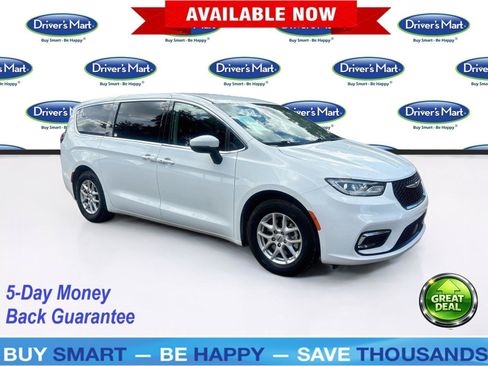 Used 2023 Chrysler Pacifica Touring-L FWD image 1