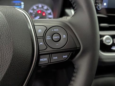Used 2025 Toyota Corolla SE image 17