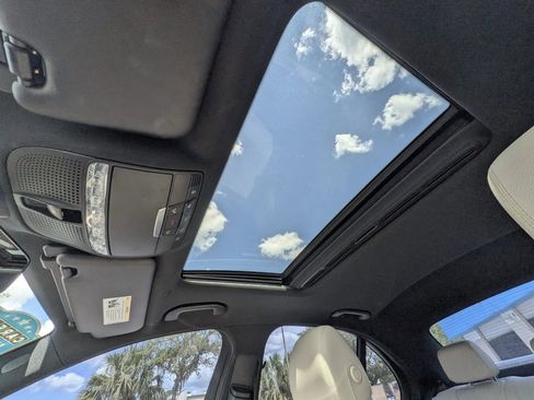 Used 2017 Mercedes-Benz E 300 image 18