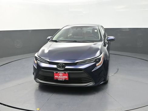 Used 2024 Toyota Corolla LE FWD image 2