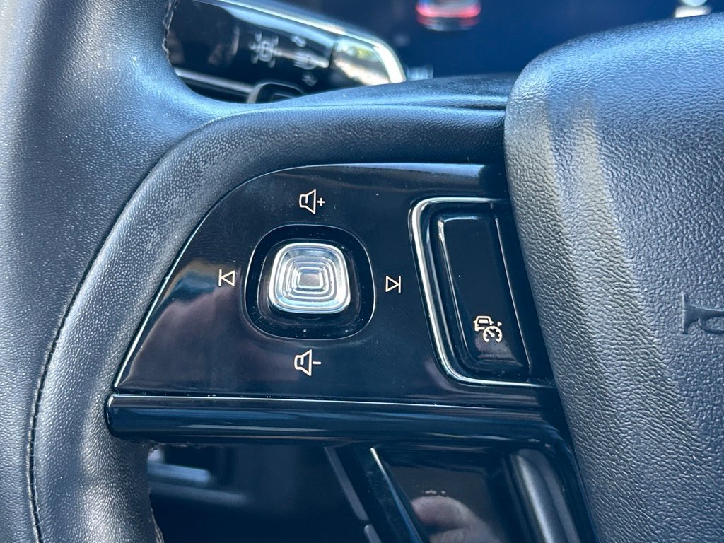 Used 2023 Lincoln Corsair AWD image 25