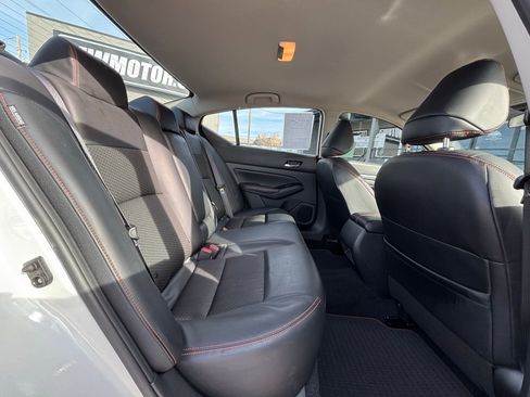 Used 2024 Nissan Altima 2.5 SR FWD image 20