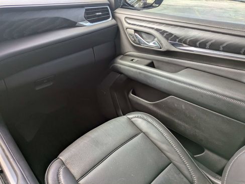 Used 2022 GMC Yukon XL Denali RWD image 14