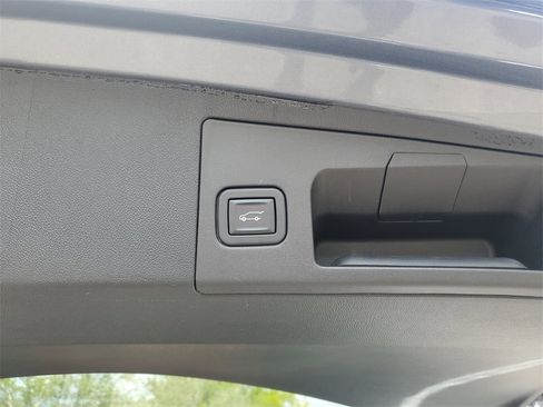 Used 2021 Cadillac XT5 Premium Luxury image 8