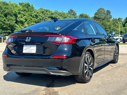 Used 2024 Honda Civic EX-L image 3