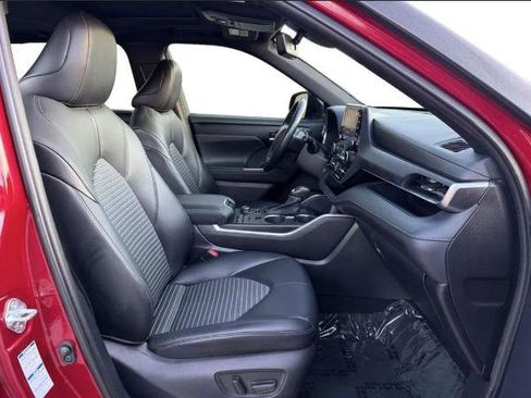 Used 2021 Toyota Highlander XSE image 19