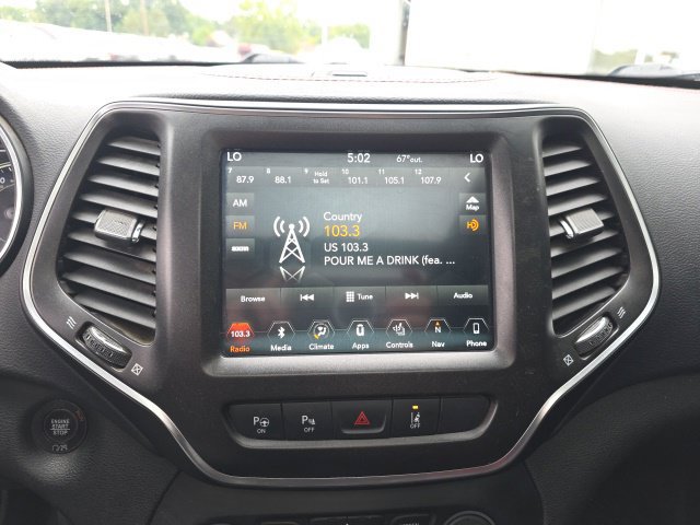 Used 2019 Jeep Cherokee Trailhawk AWD/4WD image 13