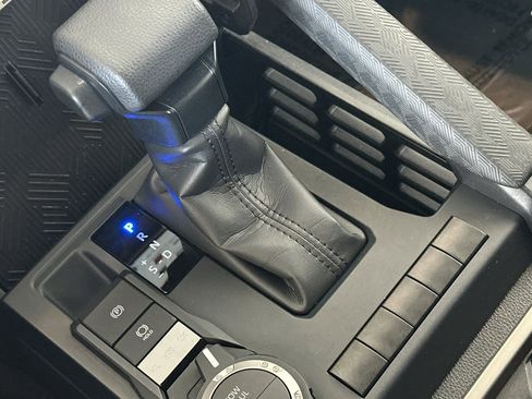 Certified 2025 Toyota Tacoma SR5 image 21