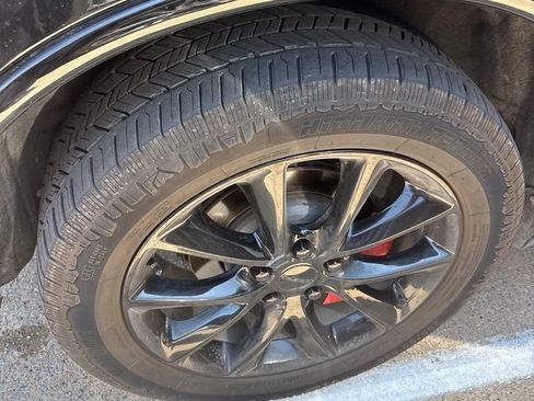 Used 2018 Dodge Durango R/T w/ Technology Group RWD image 17