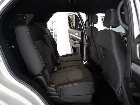 Used 2017 Ford Explorer XLT FWD image 19