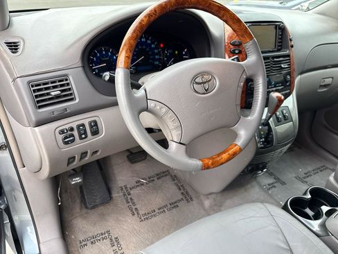 Used 2006 Toyota Sienna AWD image 30