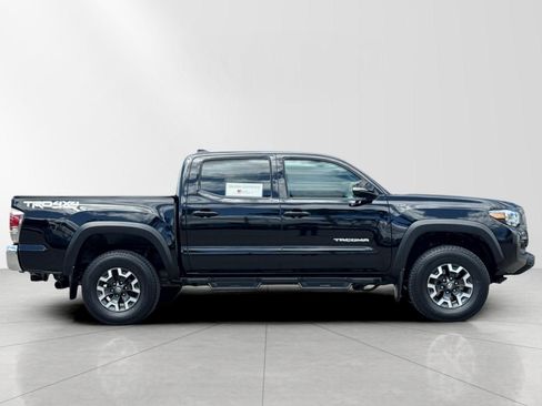 Used 2023 Toyota Tacoma TRD Off-Road AWD/4WD image 3
