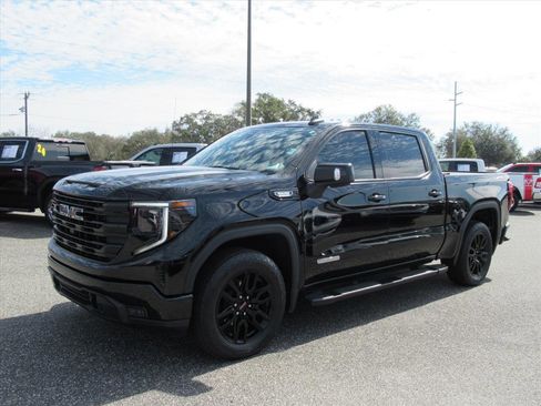 Used 2022 GMC Sierra 1500 Elevation w/ Elevation Premium Package image 3