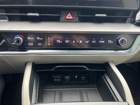 Used 2023 Kia Sportage EX w/ EX Premium Package image 13