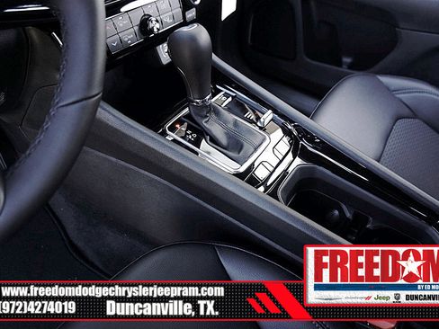 New 2026 Jeep Compass Latitude image 34