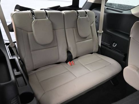 Used 2024 Ford Explorer XLT w/ Equipment Group 202A AWD/4WD image 14
