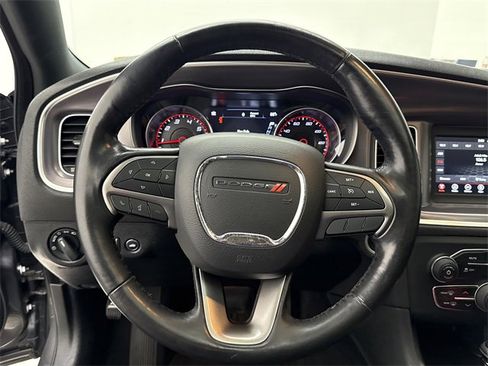 Used 2019 Dodge Charger SXT image 15