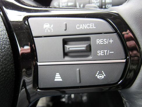 Used 2024 Honda Pilot Touring image 14