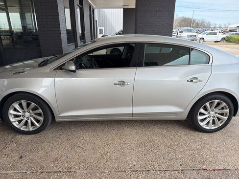 Used 2015 Buick LaCrosse image 1