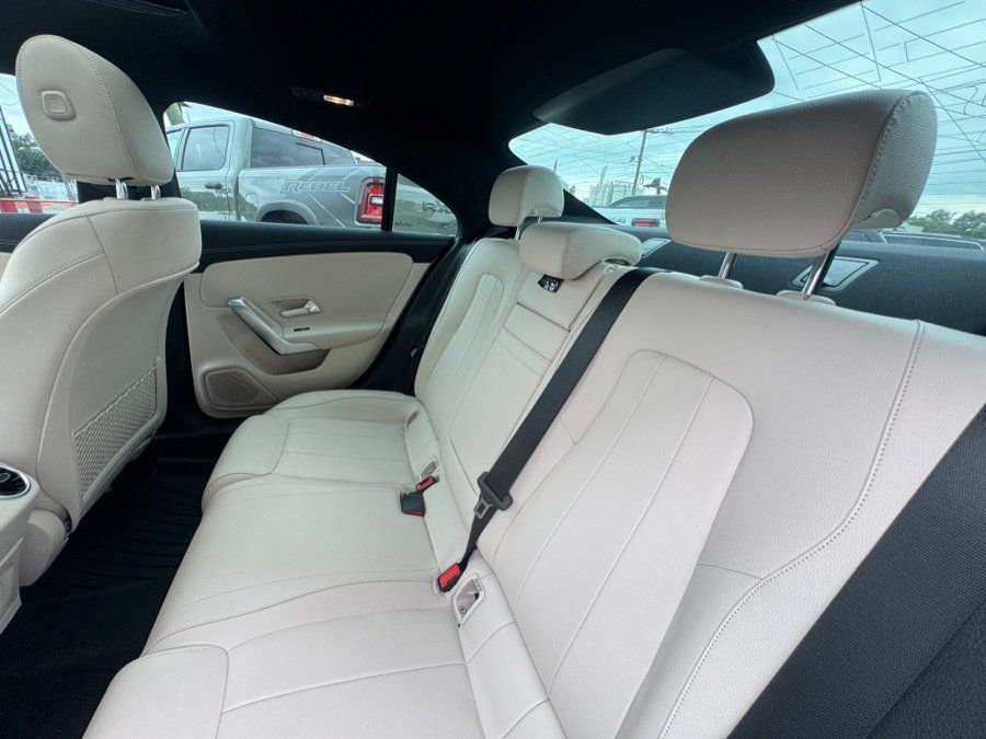 Used 2023 Mercedes-Benz CLA 250 4MATIC image 29