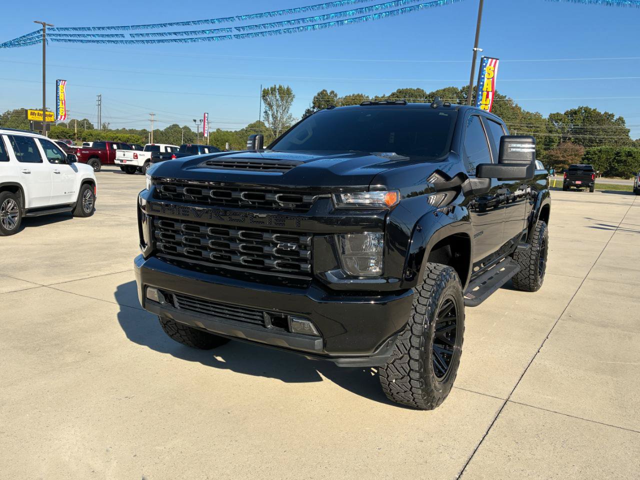 Used 2022 Chevrolet Silverado 2500 Custom w/ Custom Value Package AWD/4WD image 2