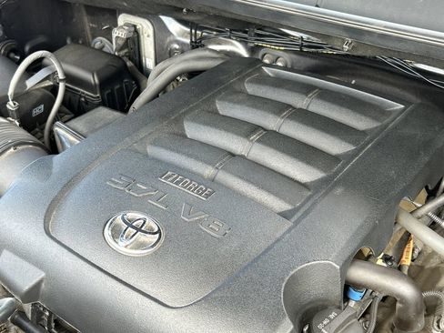 Used 2019 Toyota Tundra SR5 AWD/4WD image 28