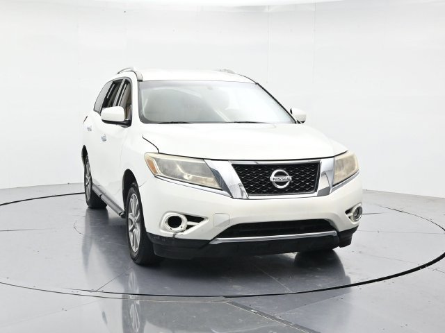 Used 2016 Nissan Pathfinder SV FWD image 4