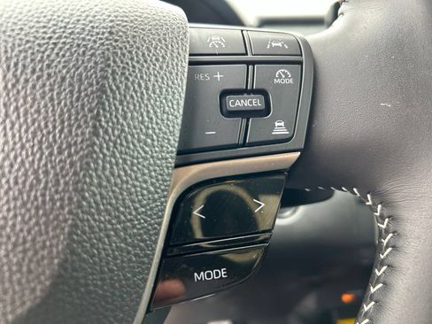 Used 2025 Toyota Camry SE AWD/4WD image 25
