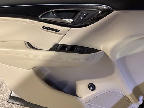 Used 2023 Buick Envision Essence image 18