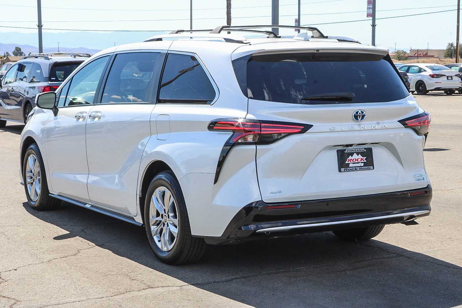 Used 2024 Toyota Sienna Limited AWD/4WD image 8