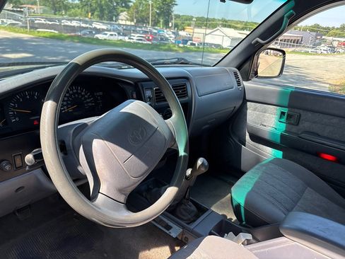 Used 2000 Toyota Tacoma 4x4 Xtracab V6 image 6
