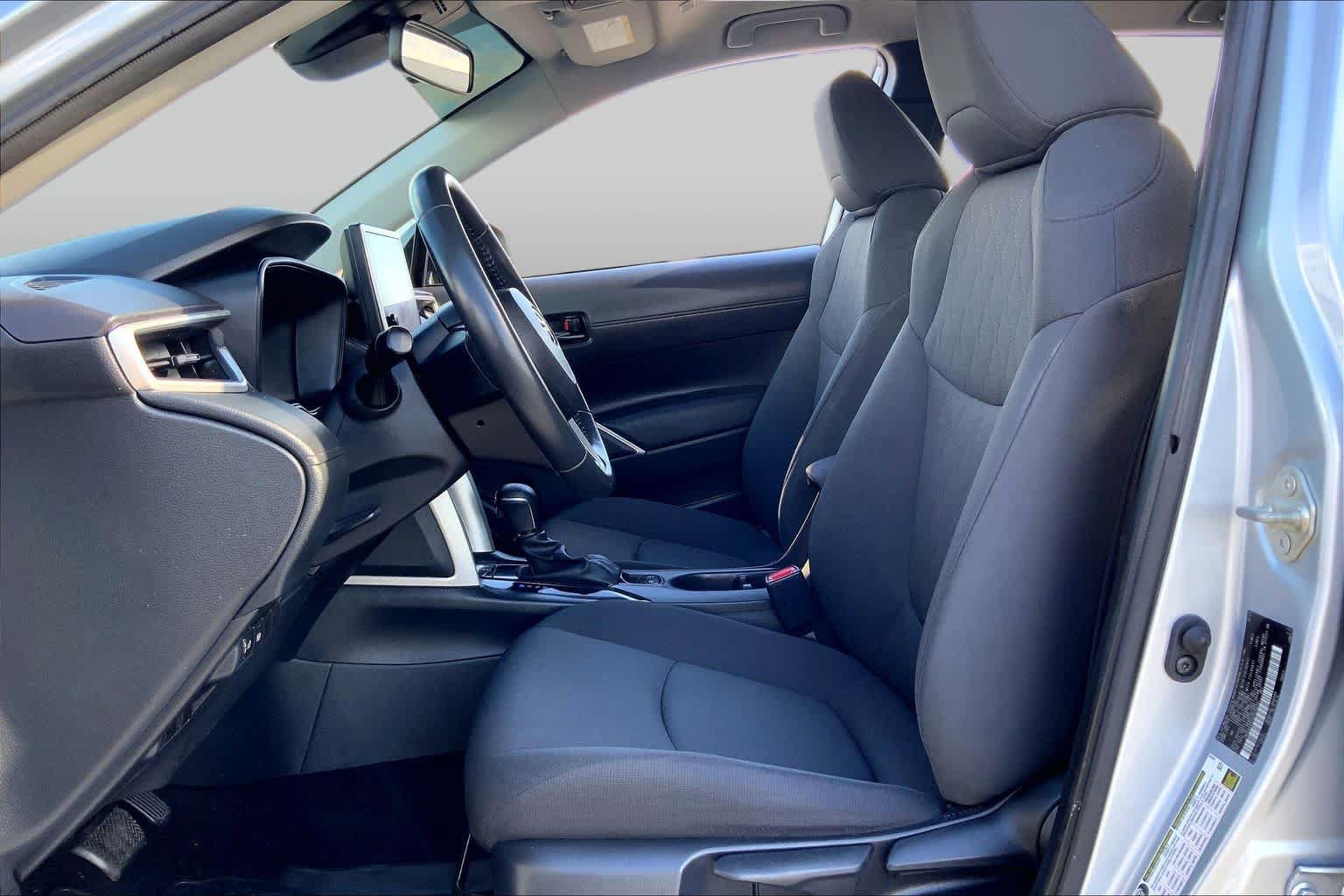 Used 2024 Toyota Corolla Cross LE FWD image 8