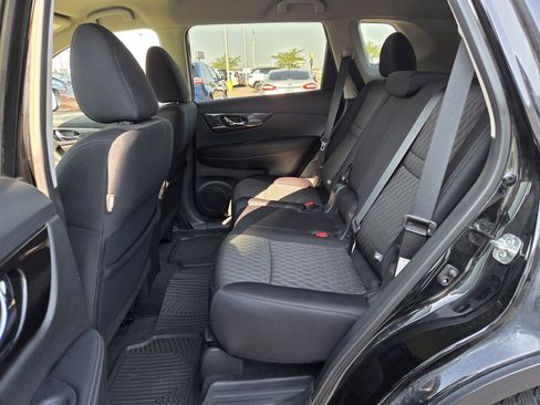 Used 2019 Nissan Rogue SV w/ Premium Package AWD/4WD image 8