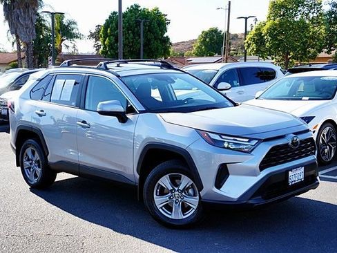 Used 2022 Toyota RAV4 XLE w/ Convenience Package FWD image 3