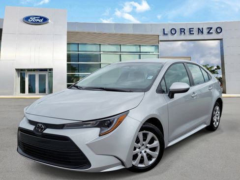 Used 2025 Toyota Corolla LE FWD image 1