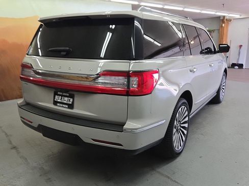 Used 2019 Lincoln Navigator Reserve image 20